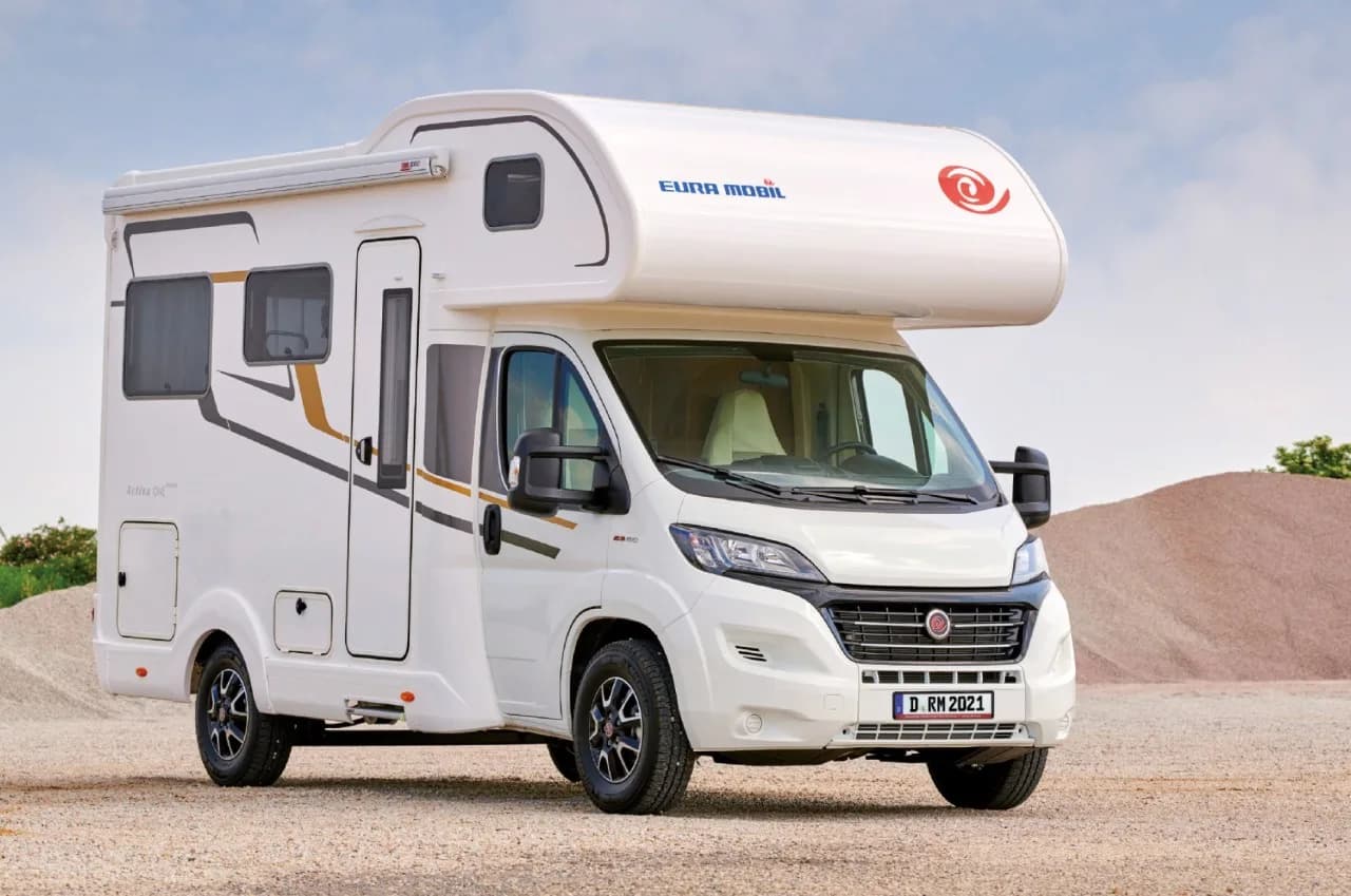 Louer un Eura Mobil / un camping-car à capucine