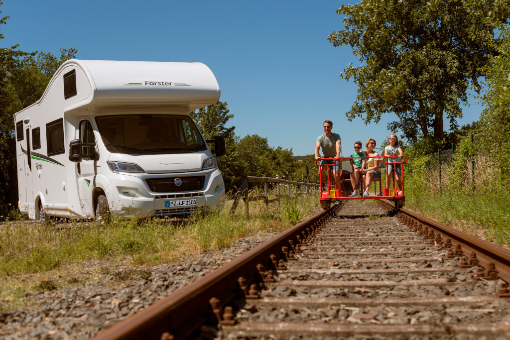 Family-friendly Cabover RV rental to explore Europe